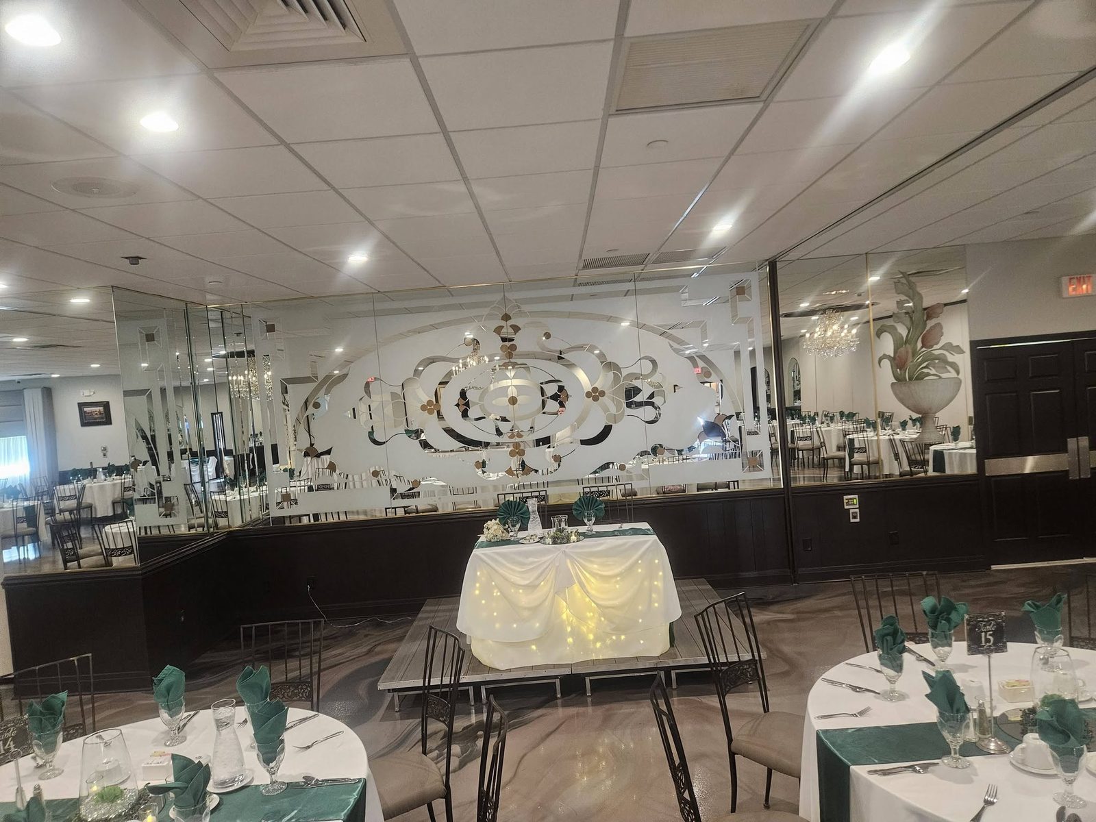 Head table on the dais for a Maravela's reception toast